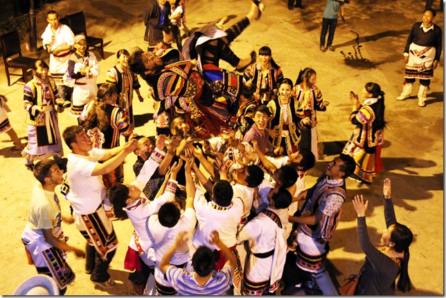 庞铮铮--白马藏族&ldquo;筛糠&rdquo;